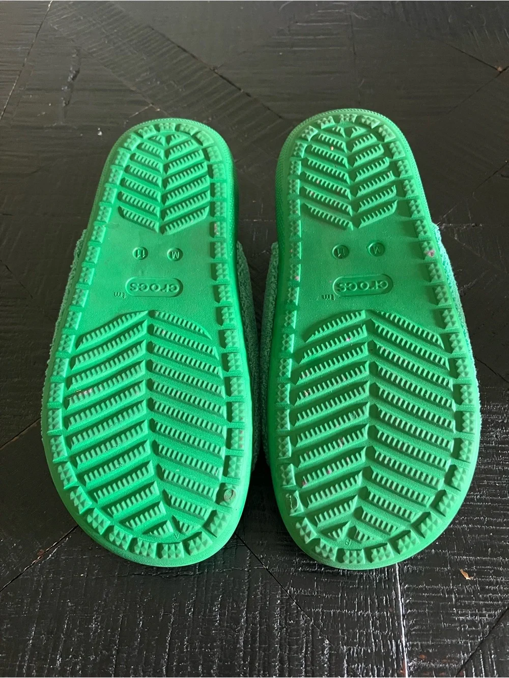 Crocs Classic Towel Slides in Green Ivy Mens Size 11
